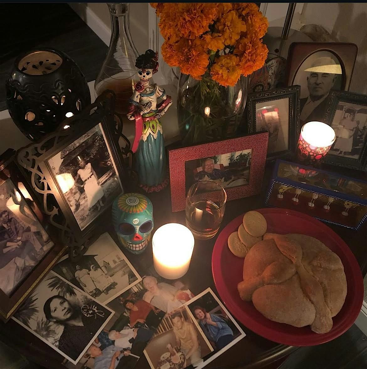 D\u00eda de los Muertos: Ofrenda Making