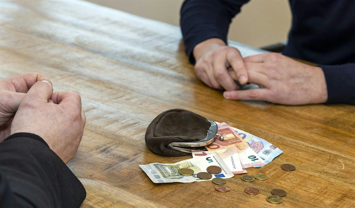 Money, Status & Street Life