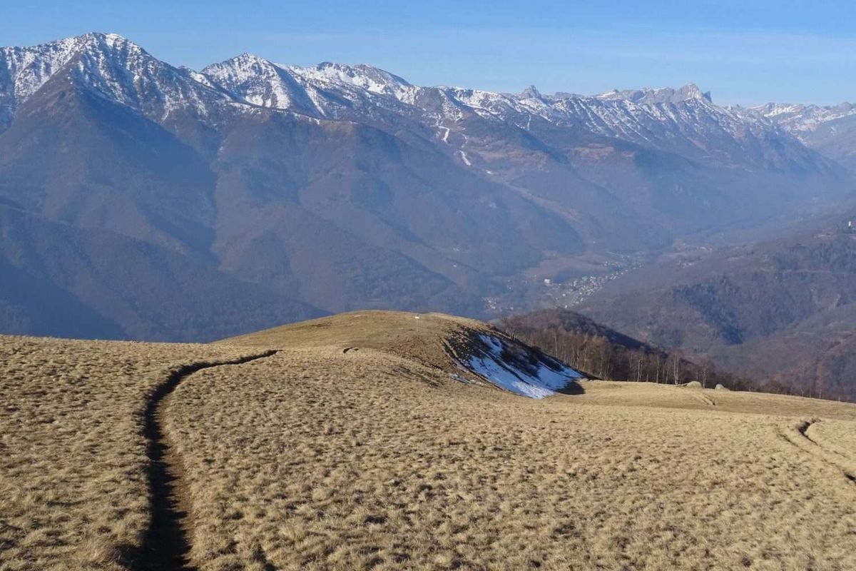 La Grimbassa, spettacolare dorsale tra le valli Varaita e Po