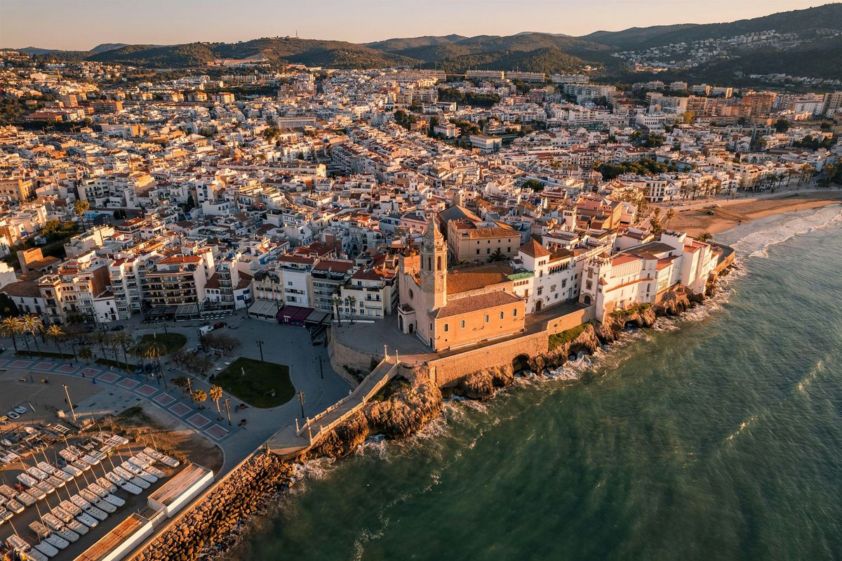 Astonishing Scavenger Hunt - Platja de Sant Sebasti\u00e0 Seaside Scaventure