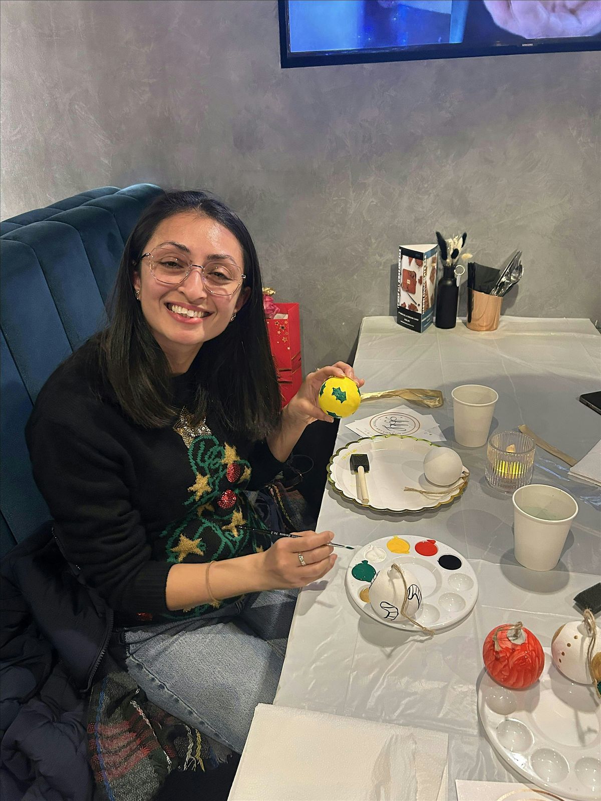 Festive Christmas Sip and Paint Night - North London