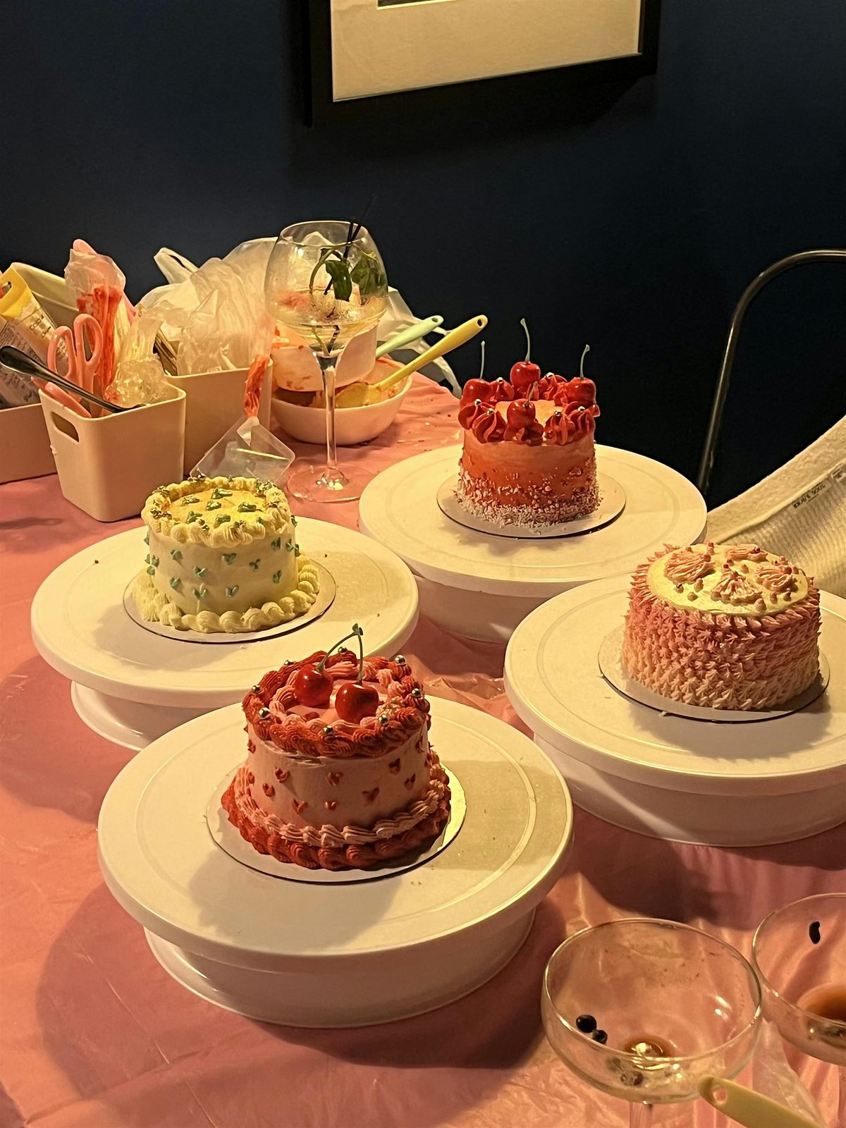 Christmas Cake Decorating with Beth Bakes