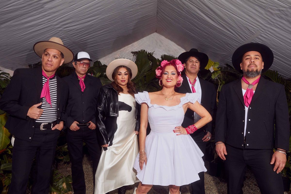 FREE | LAS CAFETERAS w\/ GRUPO DIVINO | Santa Fe Summer Scene