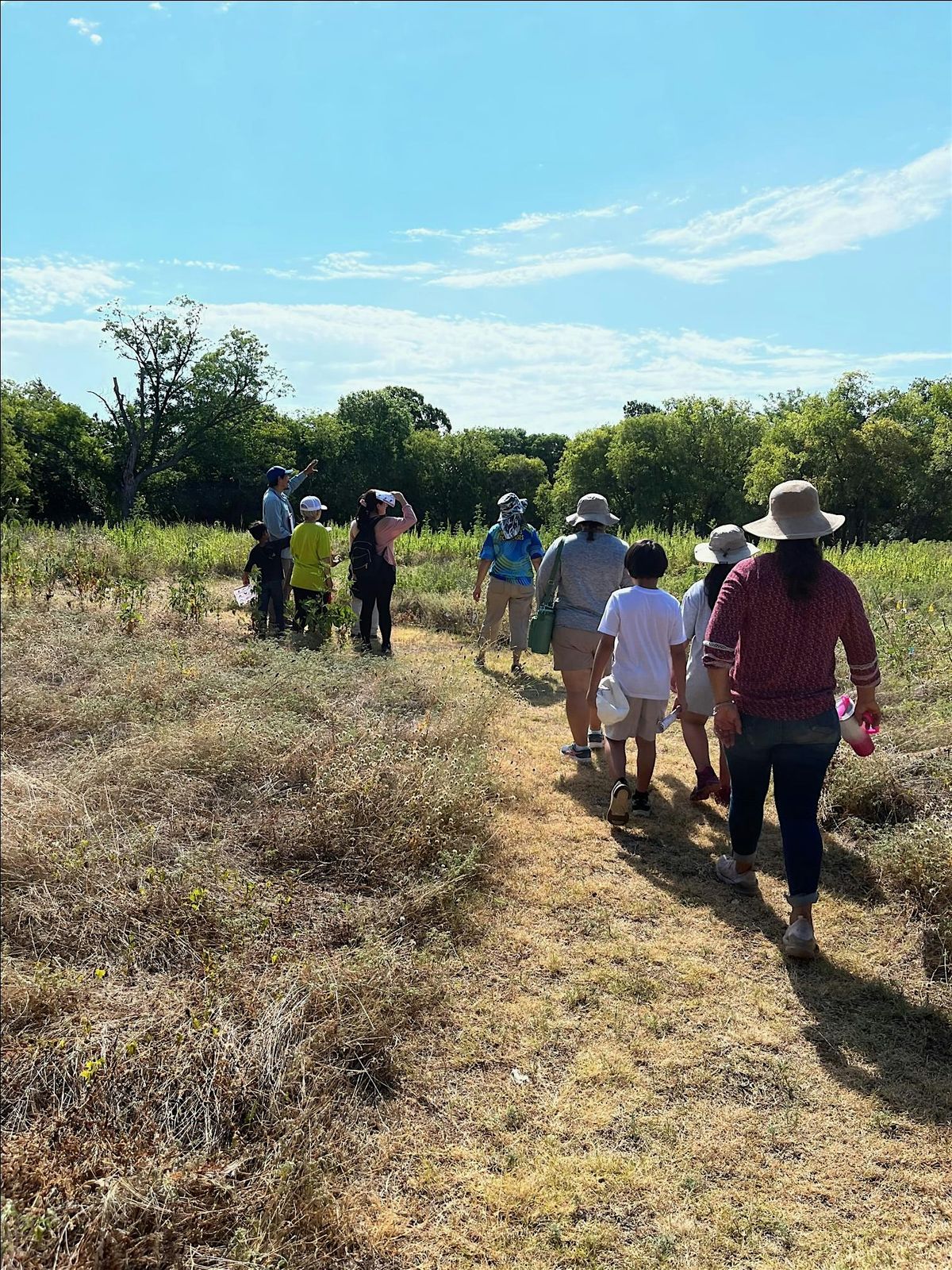 Bilingual Spanish Guided Hike at Cedar Ridge Preserve 9am-11am