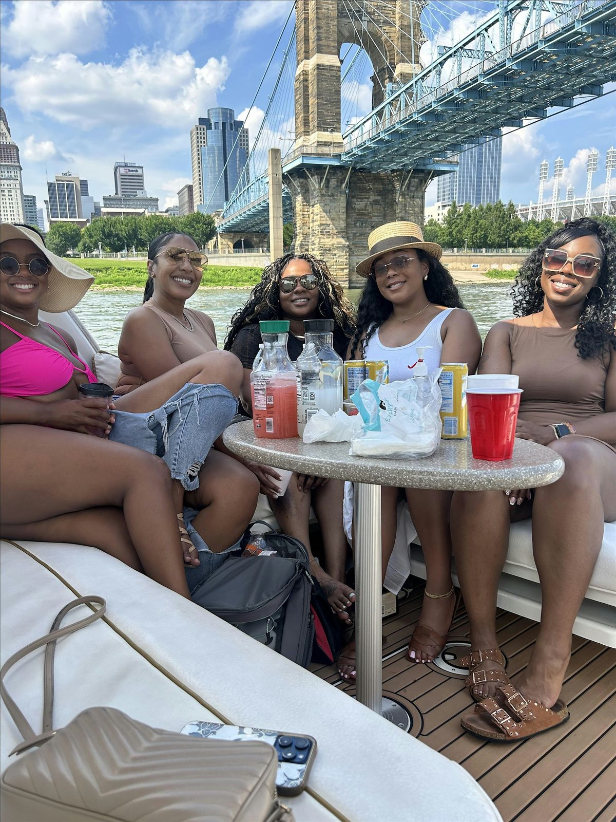 RIVER BRUNCH ESCAPE