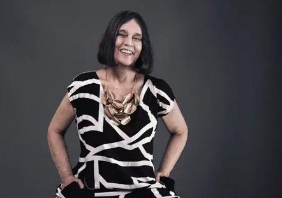 Joyce Moreno plays Naturaleza