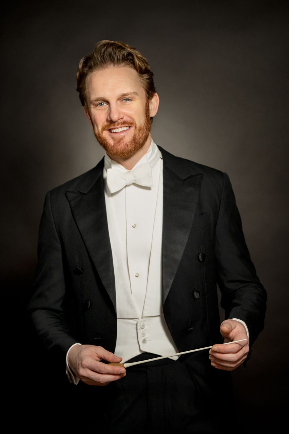 Jacksonville Symphony: Courtney Lewis - Romance In Opera