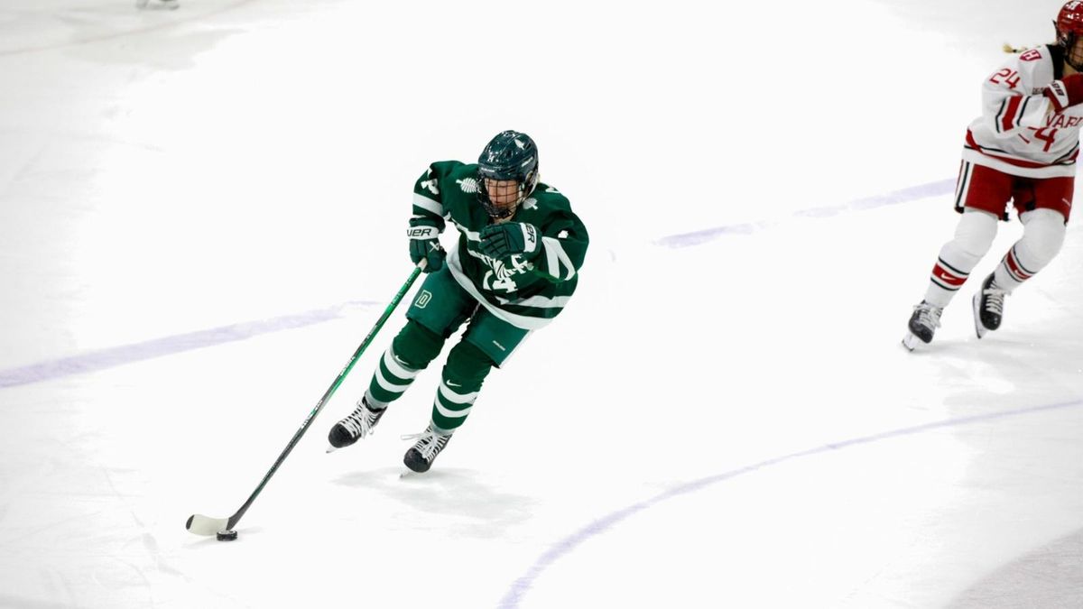 Parking Dartmouth Big Green at Harvard Crimson Womens Hockey