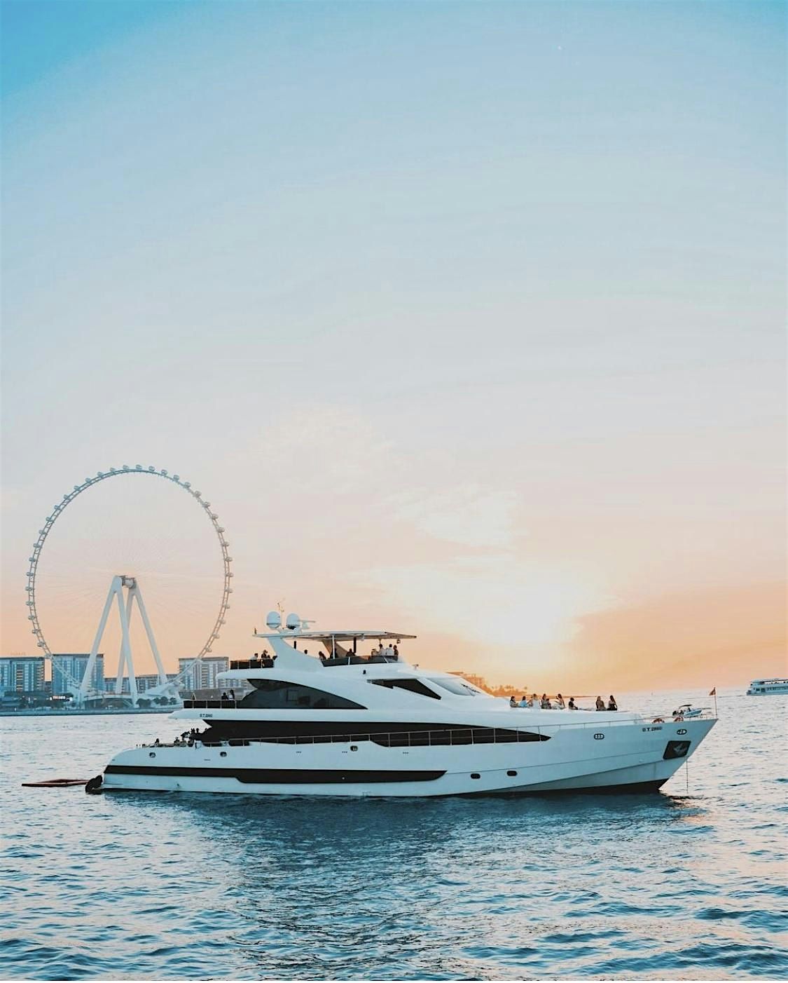 Ain Tour: A Budget-Friendly Dubai Marina Cruise w\/ Tropical Drinks