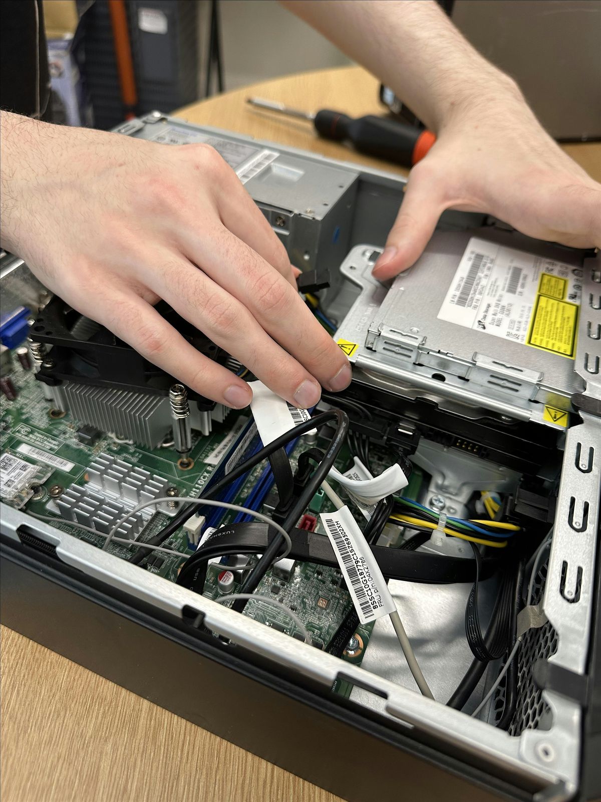 Bright Sparks: Young Ambassador Repair Caf\u00e9