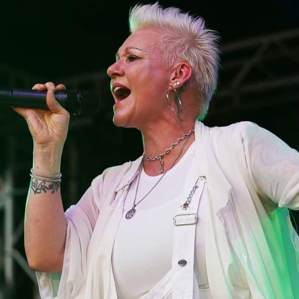 Alecia Karr: The Official Tribute To Pink