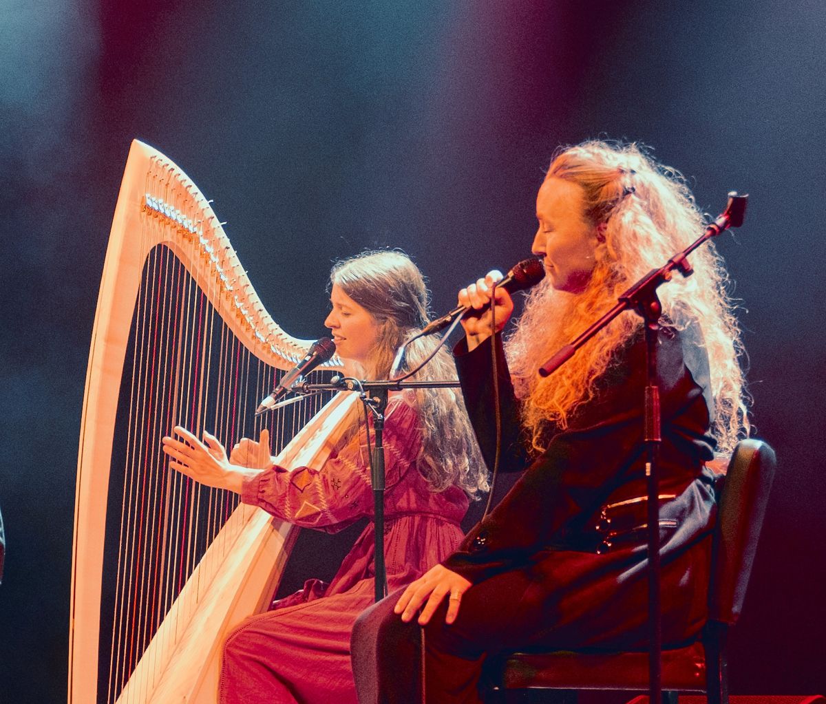 Harpe & sange - magisk koncert med Aurelia Vocalharp og Signe Marie Lindstr\u00f8m