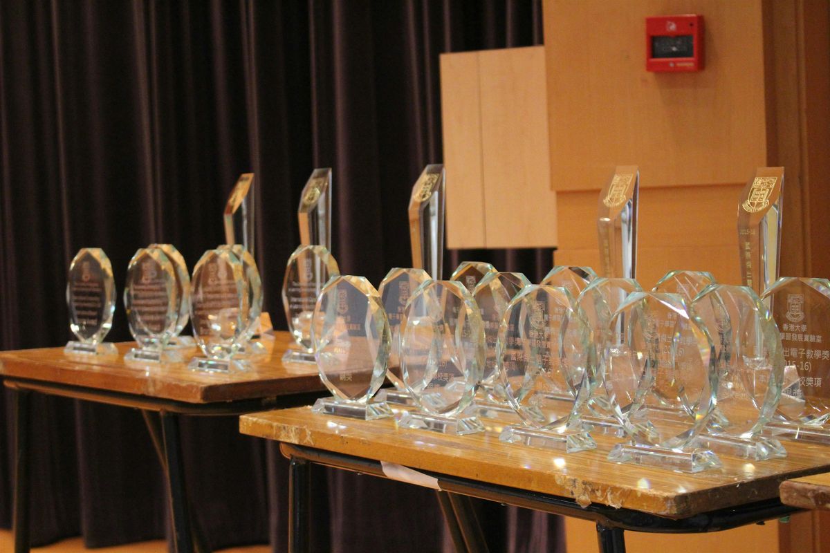 Outstanding e-Learning Awards \u5091\u51fa\u96fb\u5b50\u6559\u5b78\u734e \u9812\u734e\u5178\u79ae 2024\/25 (\u4e2d\u5b78\u7d44)