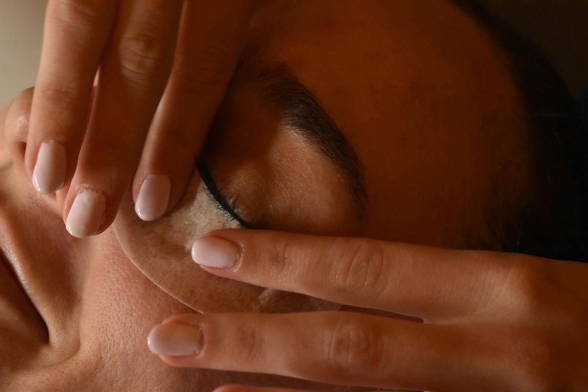 November Classic Lash Extension Certification*