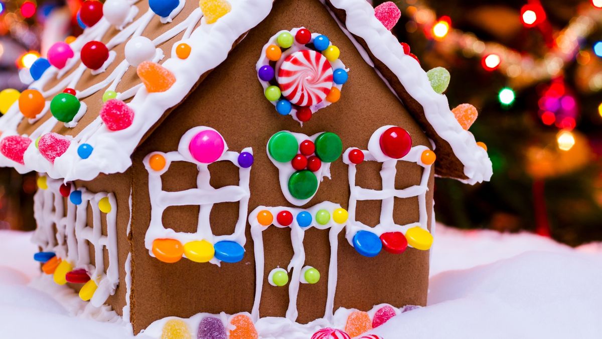 Gingerbread House Decorating - ages 2+ with adult