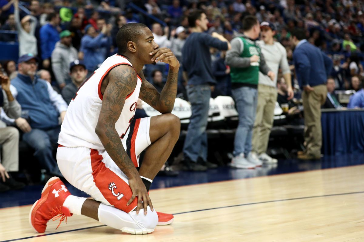 Clinton Golden Bears at Winthrop Eagles Mens Basketball