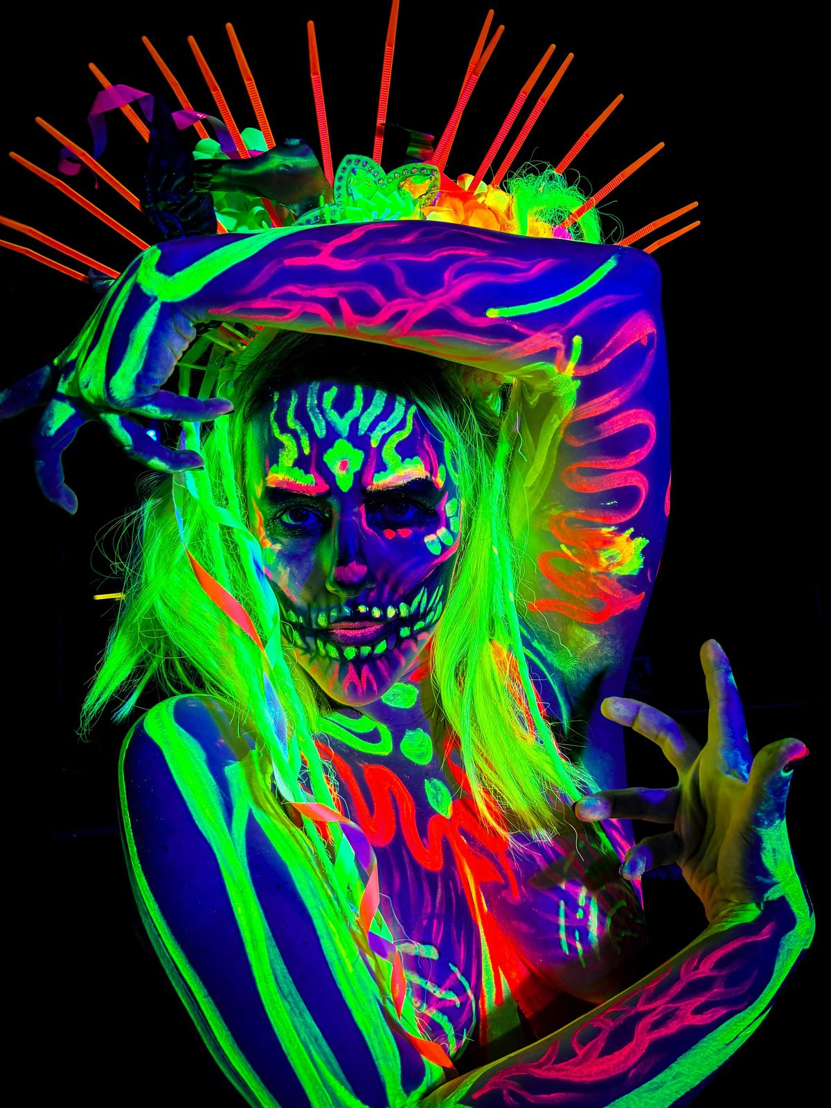 HALLOWEEN SPECIAL! NEON NAKED LIFE DRAWING | OLD QUEENS HEAD | ANGEL