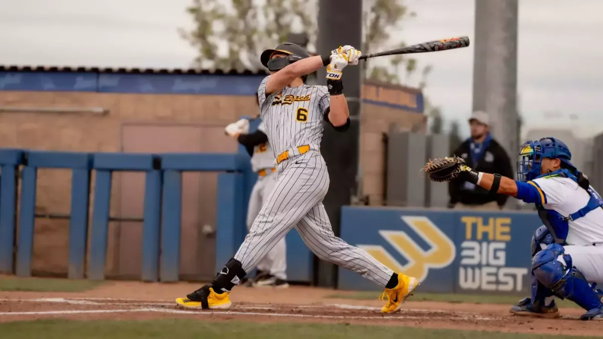 CSU Bakersfield Roadrunners at Long Beach State Dirtbags Baseball