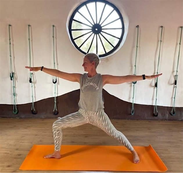 Christmas Yoga & Bubbles