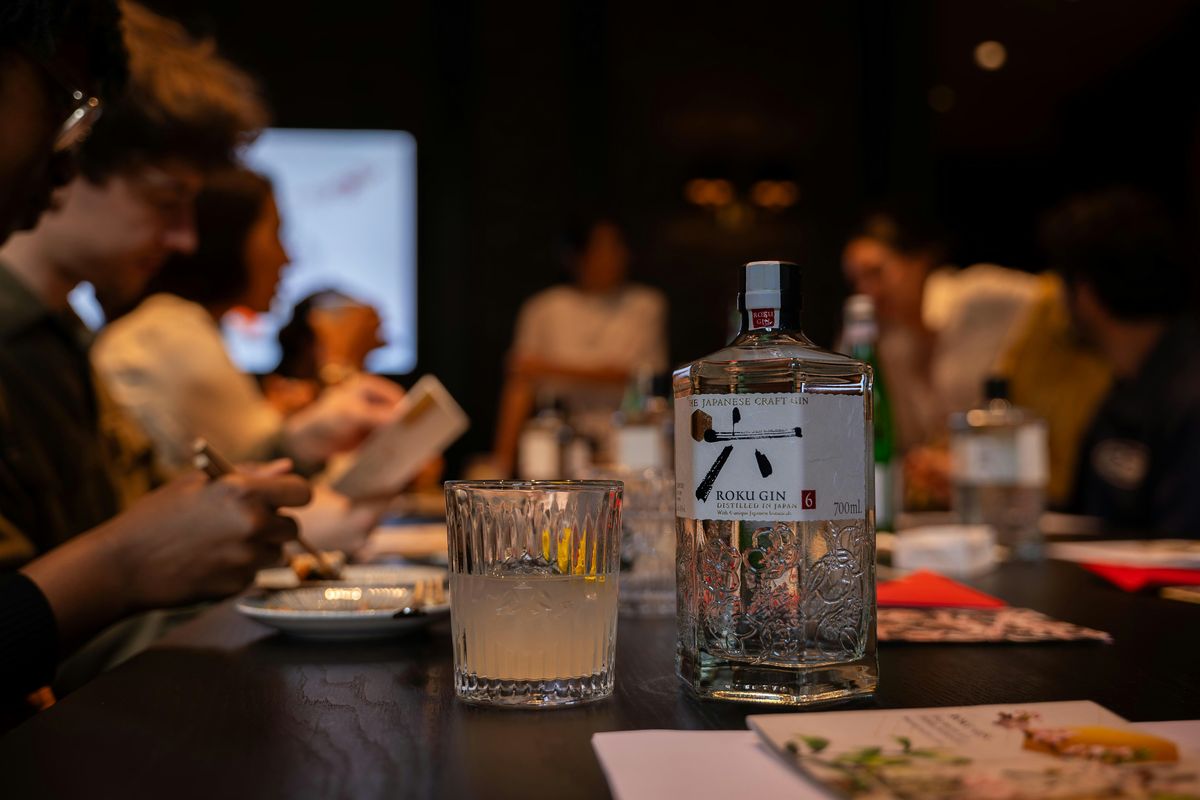 Berlin: Sushi Workshop und Gin Experience by Roku Gin