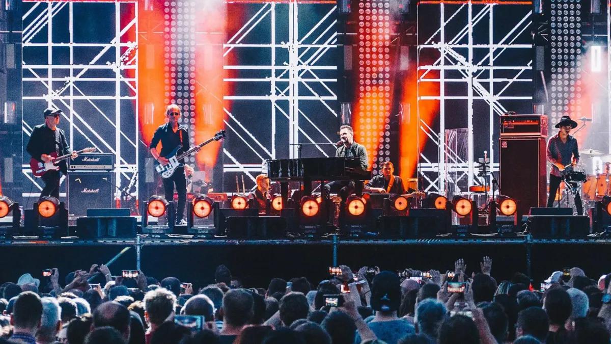 Sztywny Pal Azji, Wanda i Banda, IRA, R\u00f3\u017ce Europy, Ch\u0142opcy z Placu Broni, Big Cyc in Olsztyn