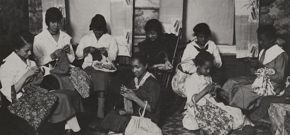 The Free Black Women's Library\/Come Crochet with Us