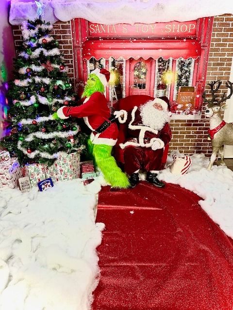 Pictures with Santa & The Grinch