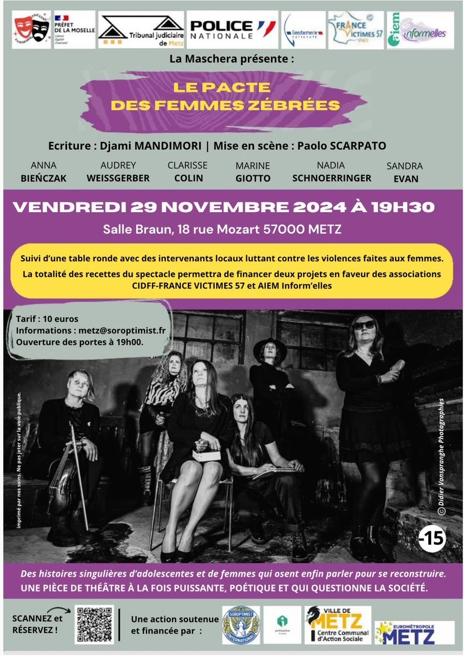 Le Pacte des Femmes Z\u00e9br\u00e9es Pi\u00e8ce et Table Ronde