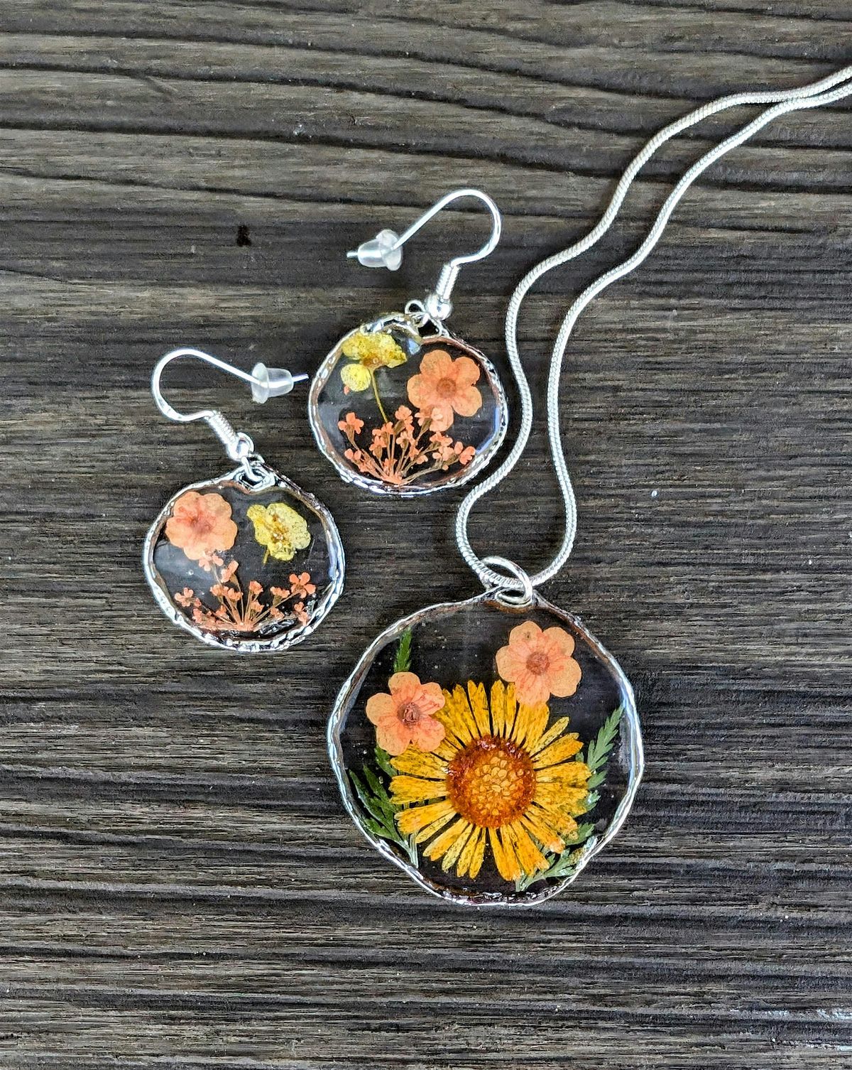 DRIED FLOWER JEWELRY CLASS-MANCHESTER NH-THE COMMON MAN ROADSIDE @ MILLYARD