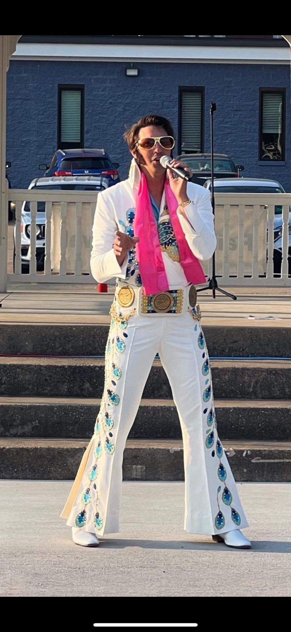 Relive the Elvis Experience at Belle\u2019s 