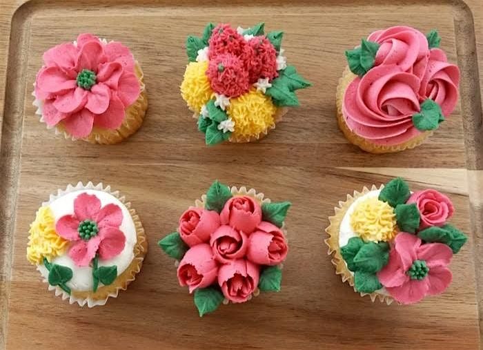 Floral Cupcake decorating class at The Vineyard at Hershey