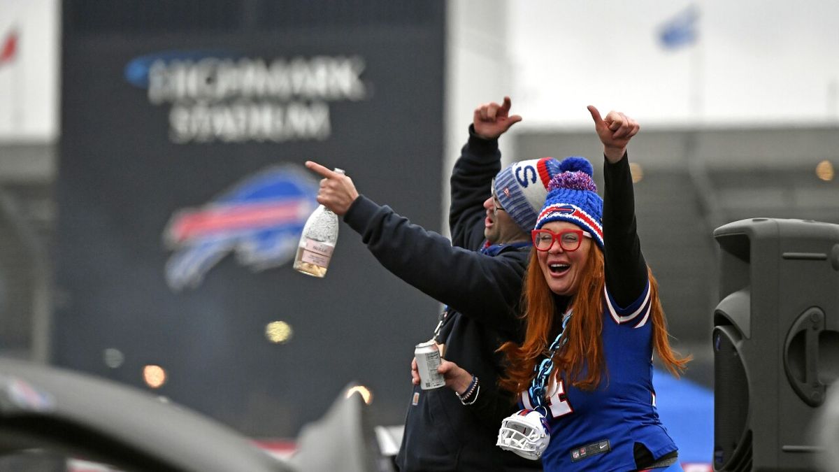 Parking Buffalo Bills at Cleveland Browns