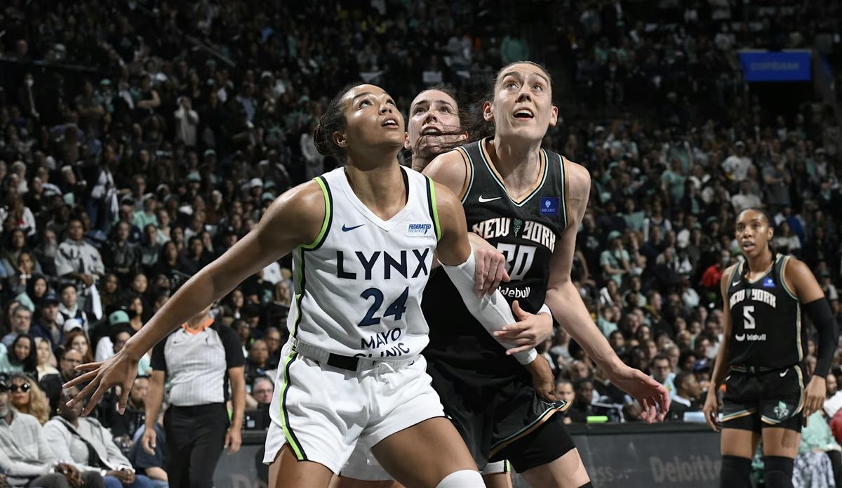 Women Who Whiskey Twin Cities Lynx Game Watch Party at A Bar of Their Own