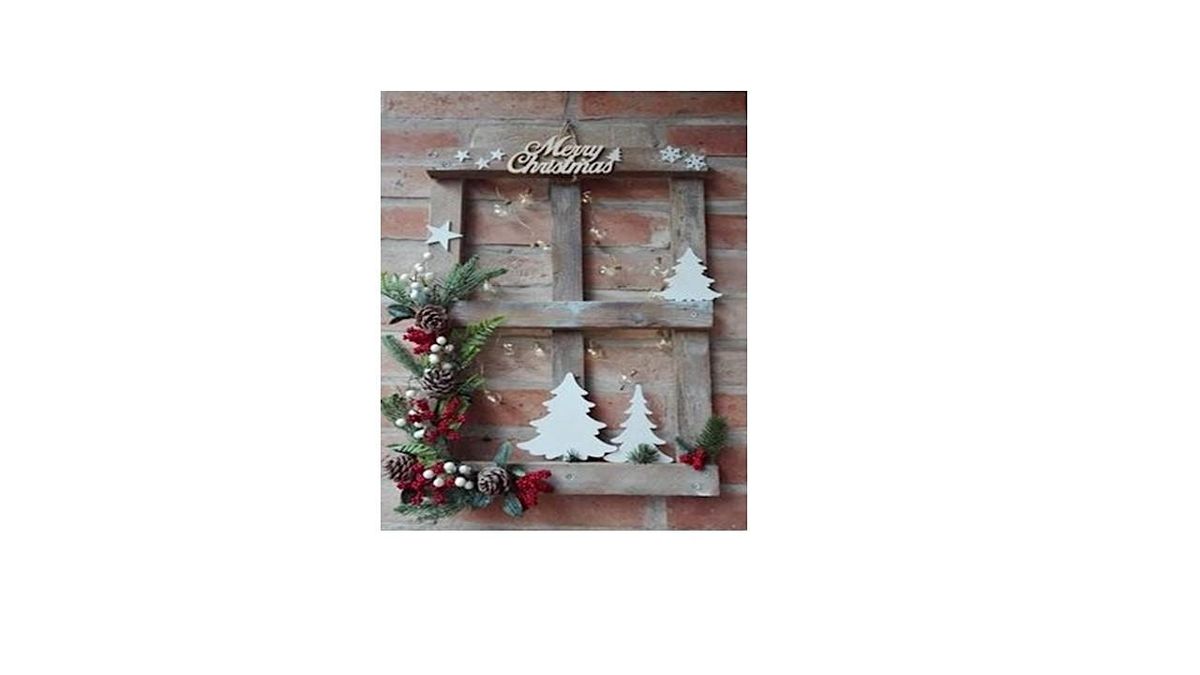 WOODEN CHRISTMAS DECOR