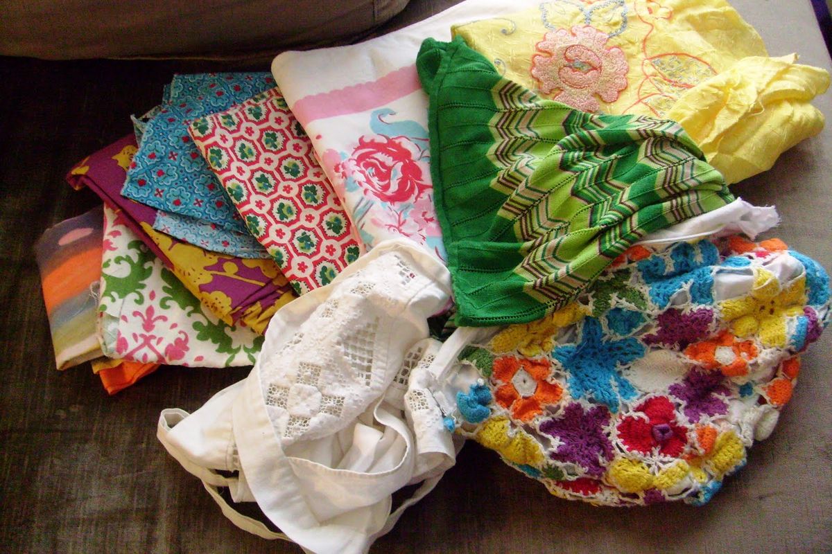 Learn to Machine Sew: Turn Tablecloths to Throw Pillows