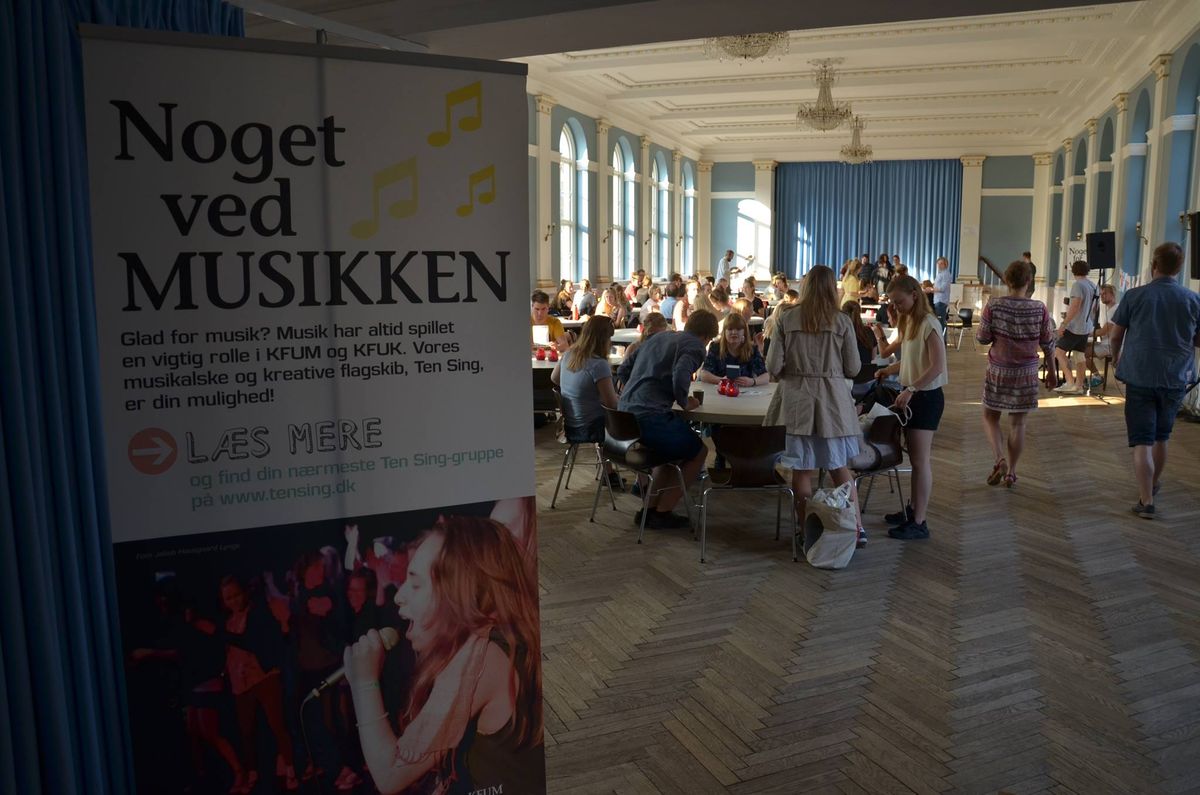 H\u00f8jskolesangaften i Festsalen 