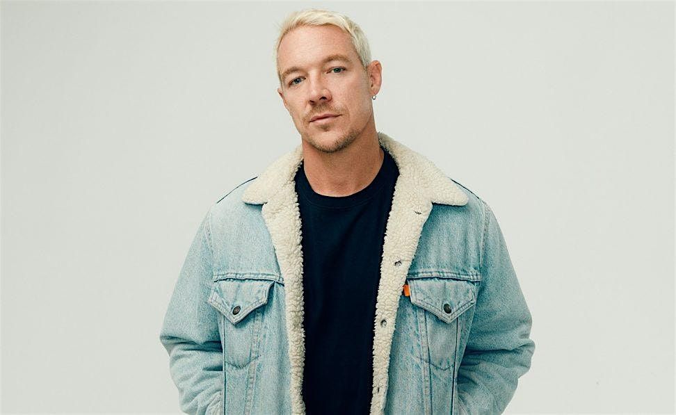 DIPLO AT BIGGEST POOL PARTY IN LAS VEGAS ( SEASON FINALE )