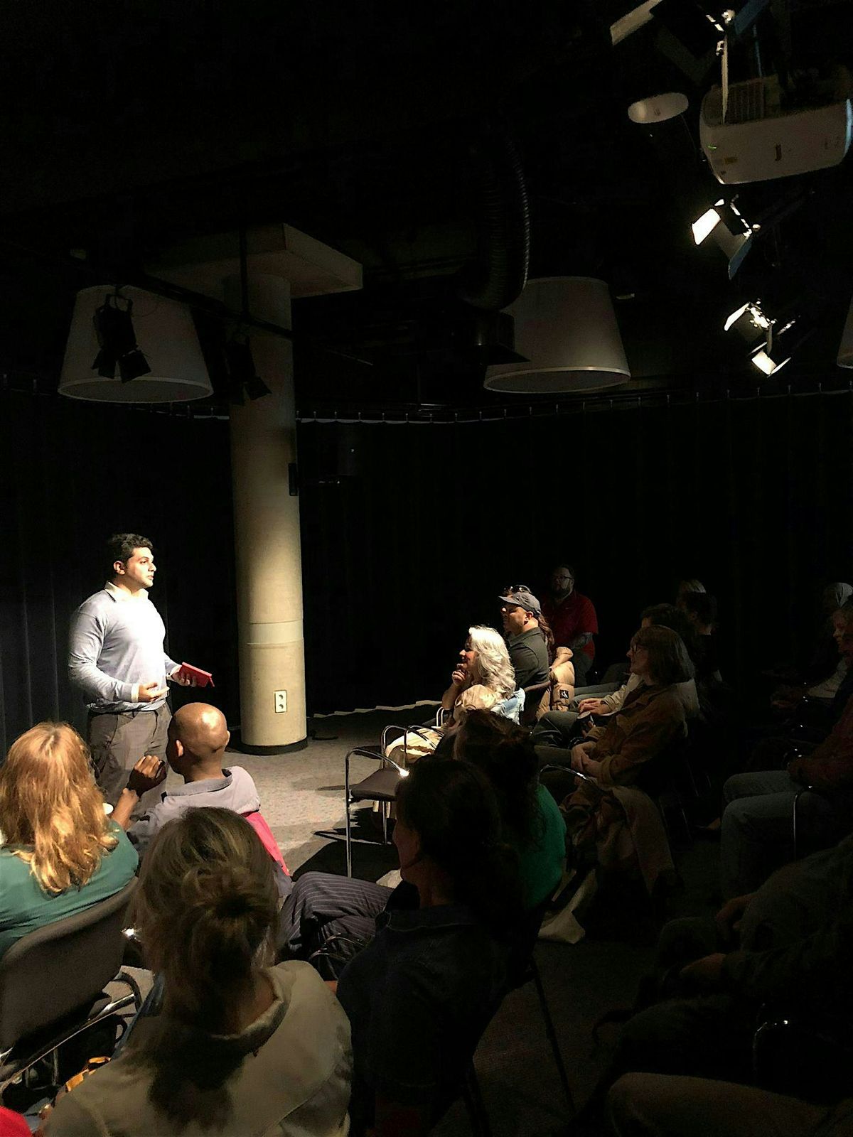 Verhalen en Stand-up comedy (Centrale Bibliotheek, vierde verdieping)