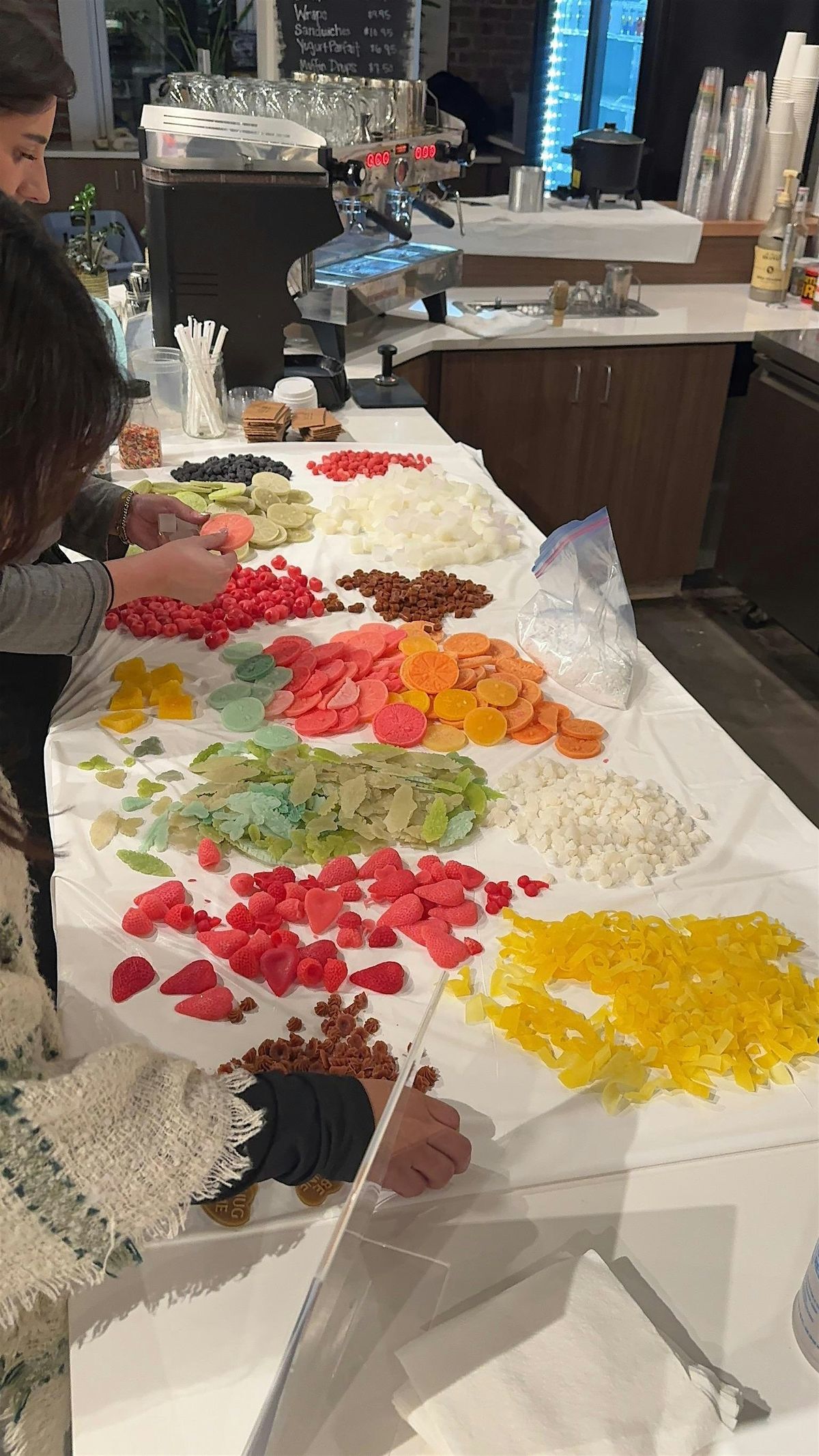 Cocktail  Candle Class at The Broken Leash