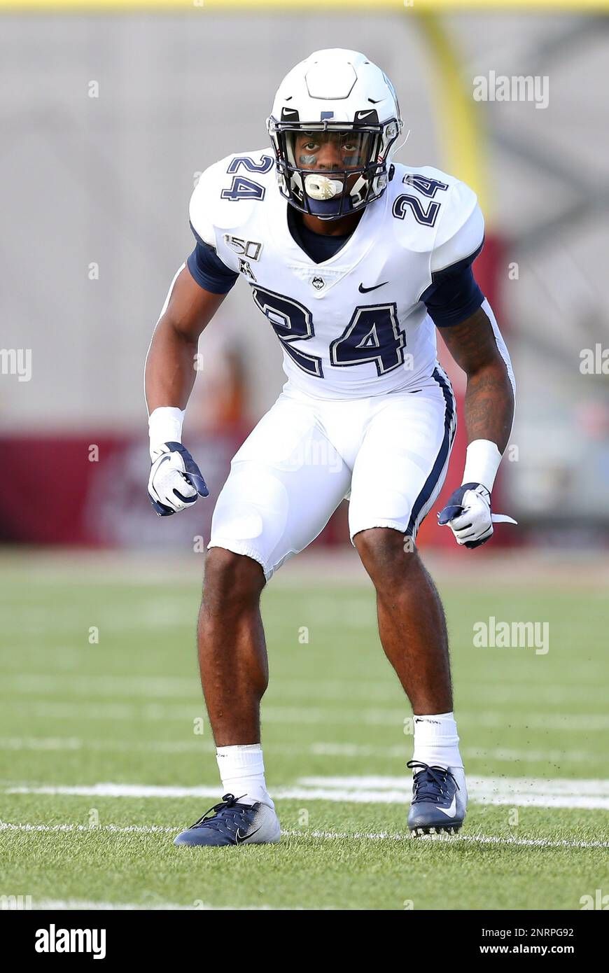 UConn Huskies at UMass Minutemen Football