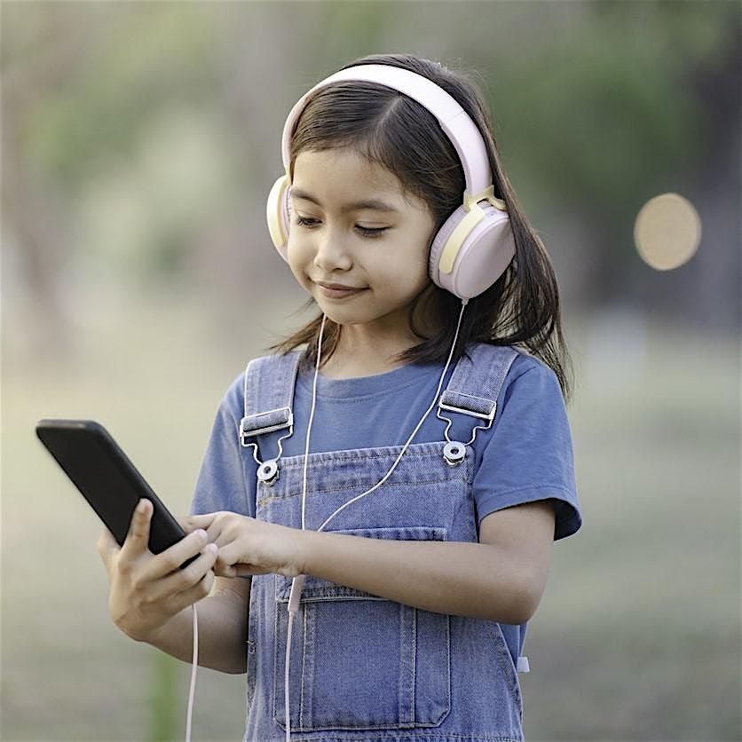 Childhood Reclaimed: Embrace Digital Minimalism to Unplug and Thrive