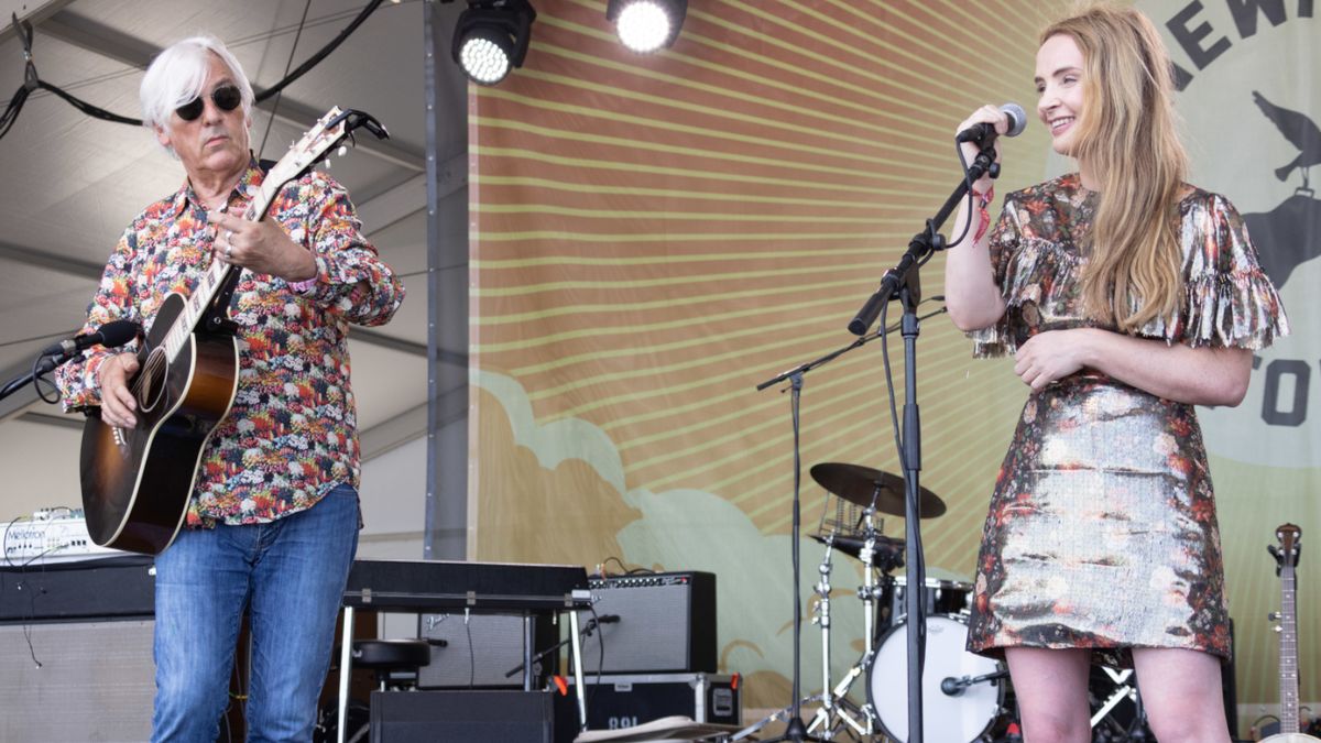 Parking Robyn Hitchcock with Emma Swift