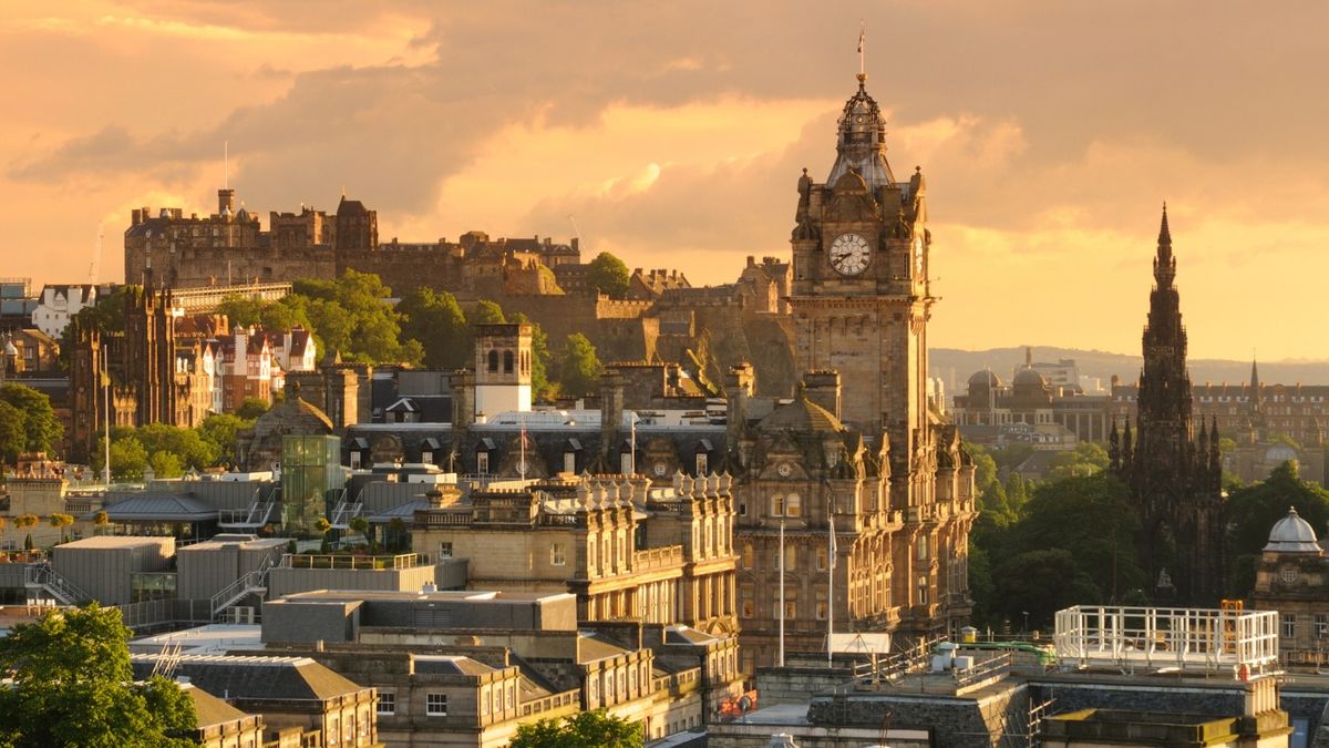 Edinburgh Castle Tour