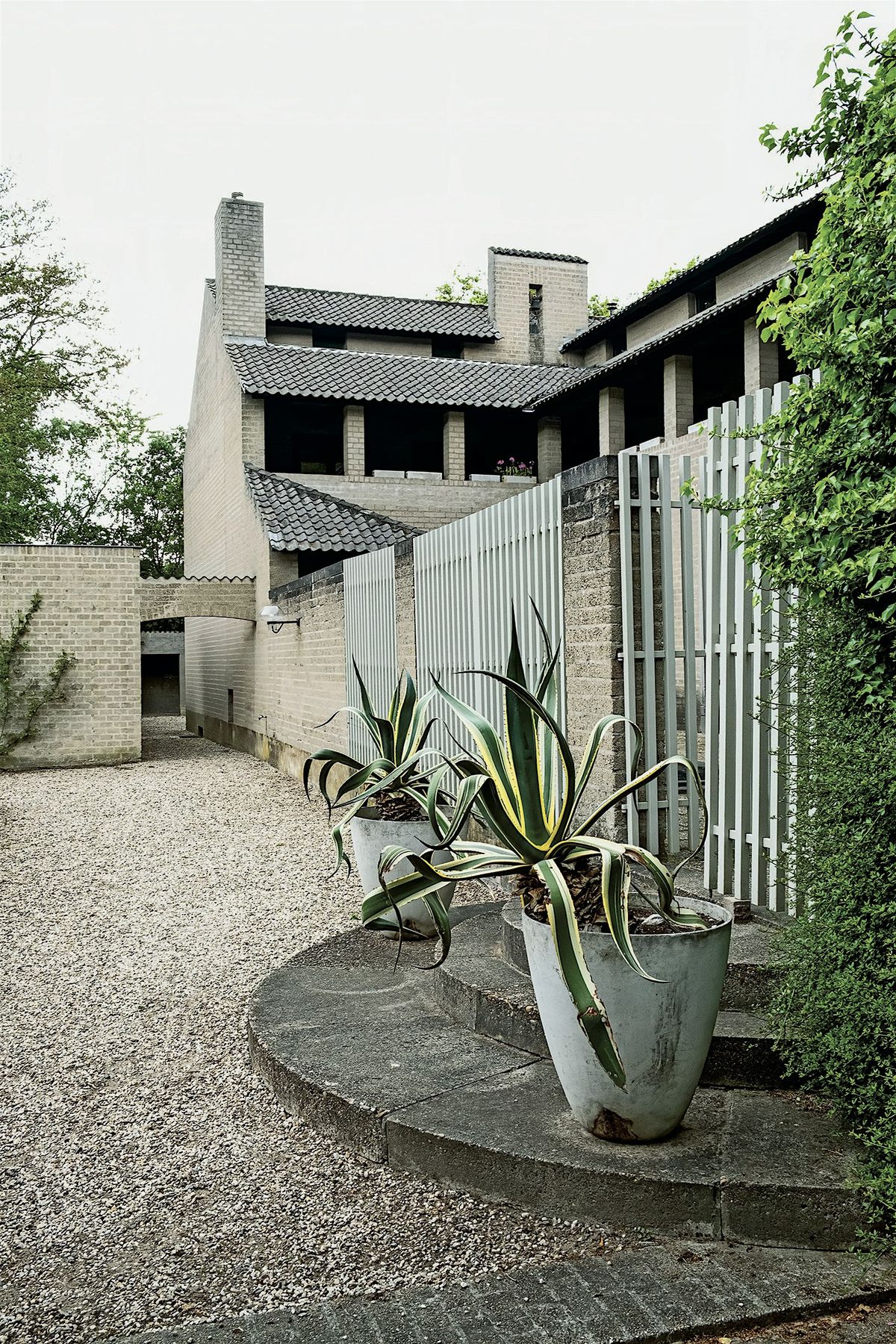 Transformations through rhythm and atmosphere: Dom Hans van der Laan