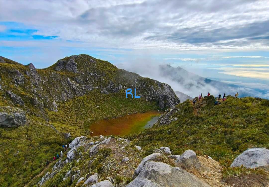 climb the highest Mountain in the Philippines 