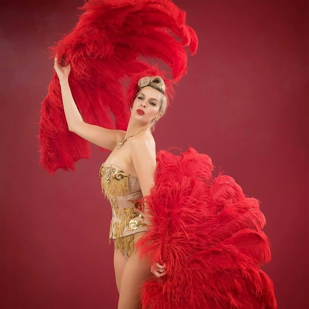 Xmas Special Burlesque in the Attic