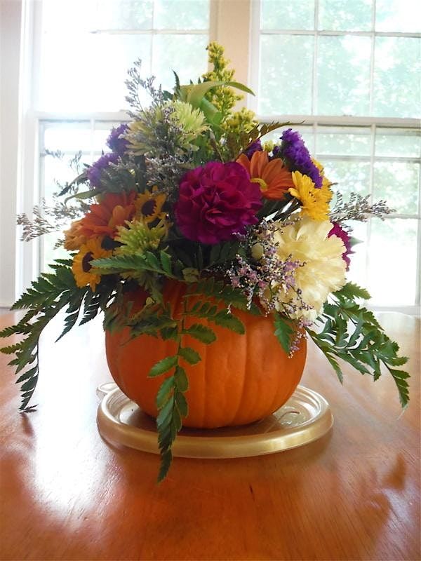 Pumpkin Centerpiece Sip & Floral Design (2)