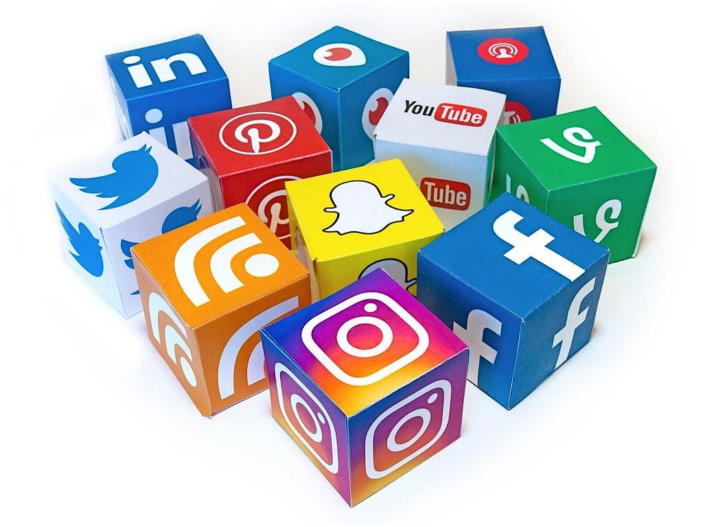 Rise and Thrive: Social Media & AI Growth Hacks