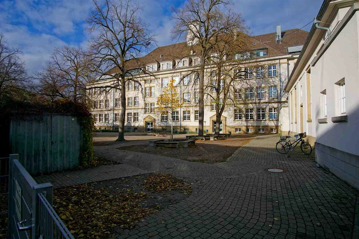 Karlsruhe Audio Tour: From Baroque Castles to Modern Marvels in Durlach