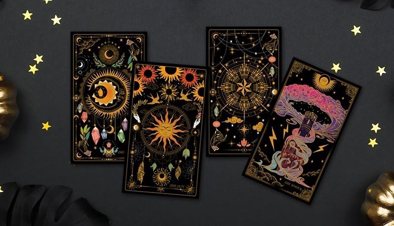 Tarot & Oracle Readings with Courtney